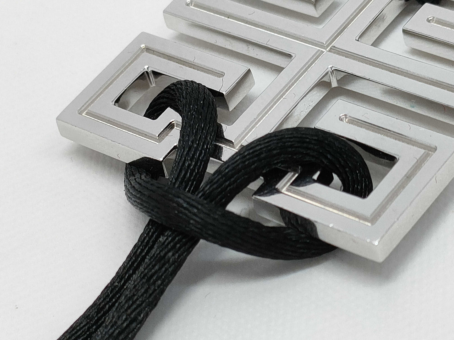 Cartier Dragon Wishknot Ruby Necklace in 750 White Gold, 24.0g 