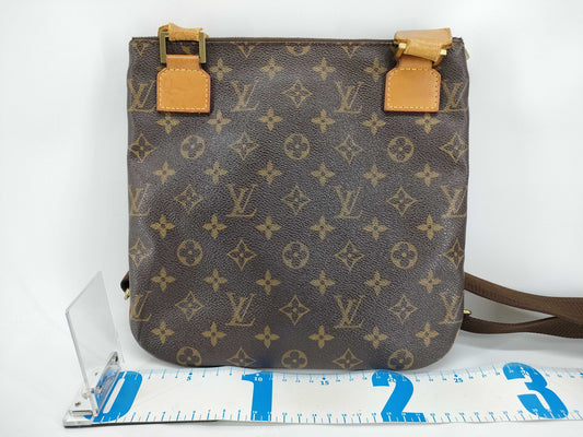 LOUIS VUITTON Monogram Pochette Bosphore M40044 Shoulder Bag