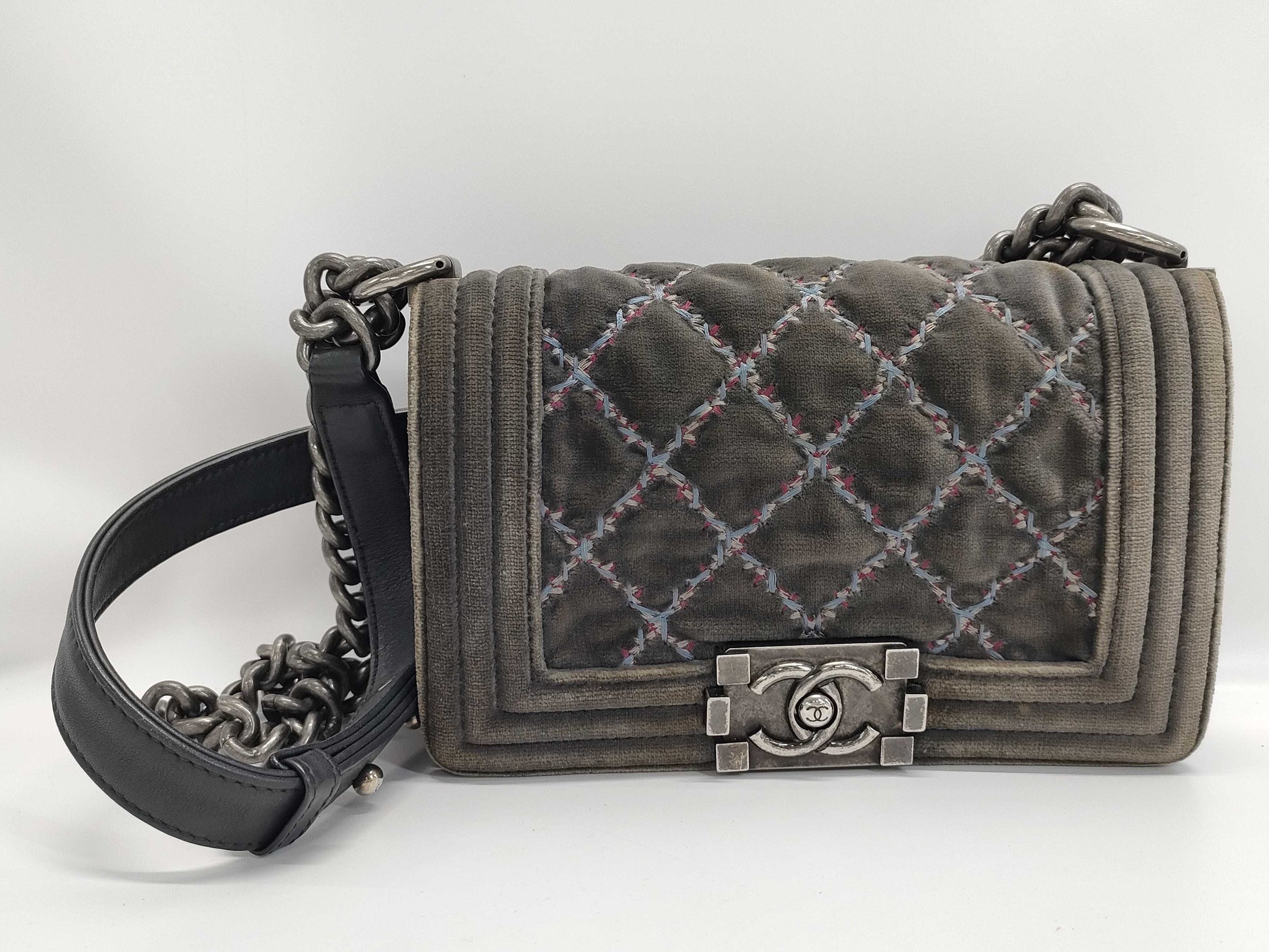 CHANEL Suede CHANEL Boy Chanel Suede Shoulder Bag 19 Series Shoulder Bag
