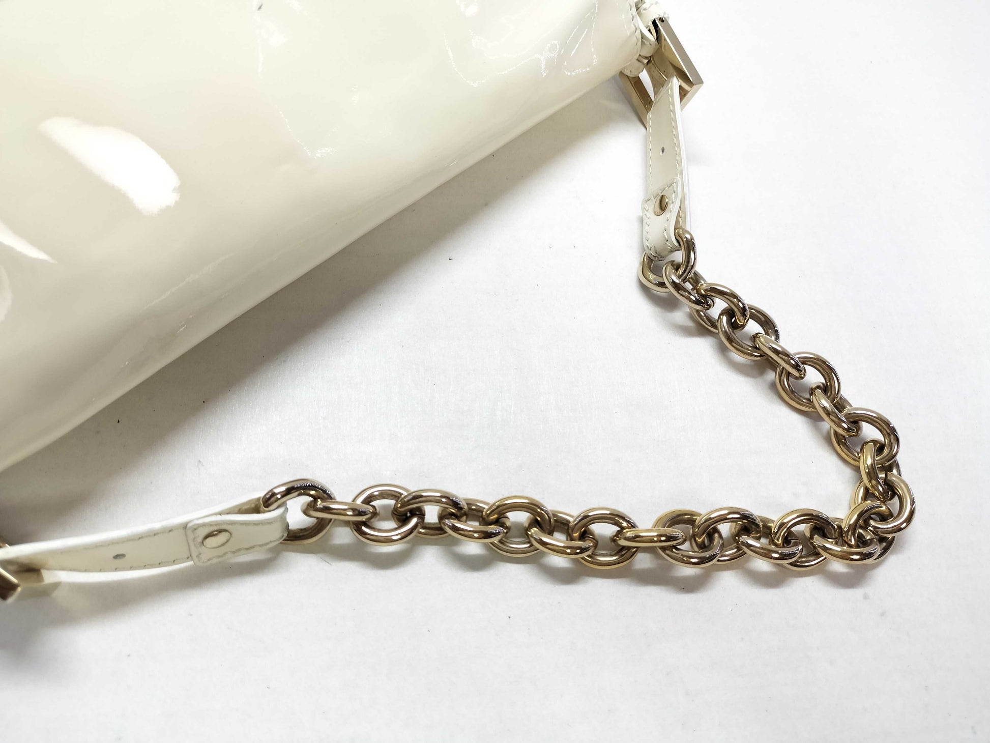 FENDI Mamma Bucket Chain Shoulder Bag