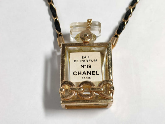 CHANEL Chanel perfume necklace