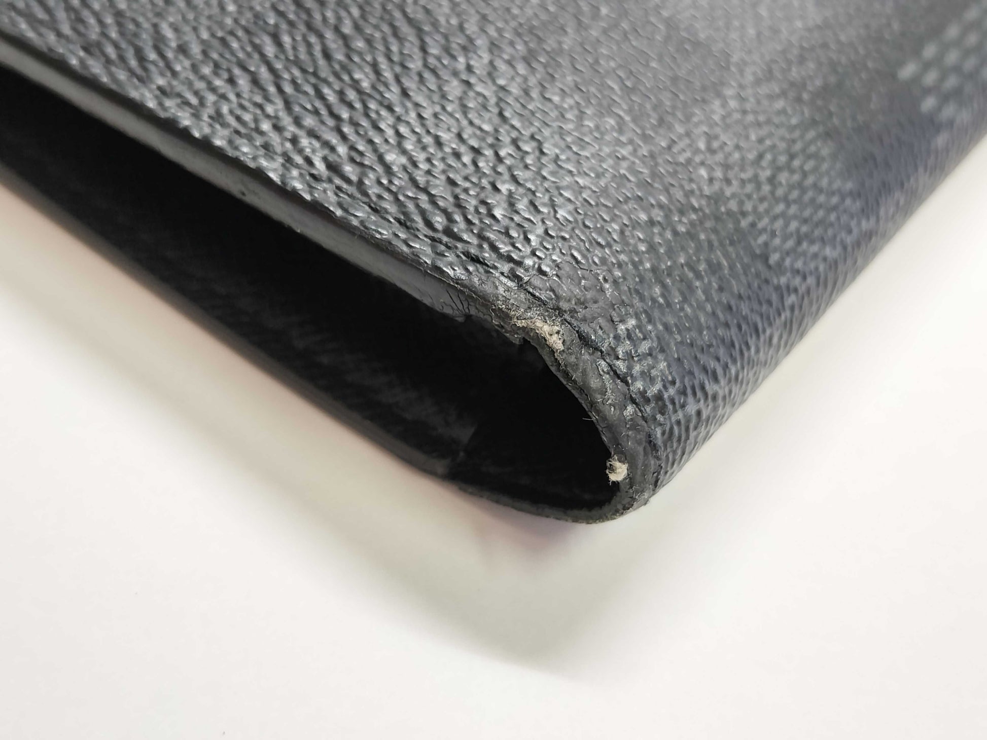 LOUIS VUITTON Damier Graphite Portefeuille Brazza NM Wallet