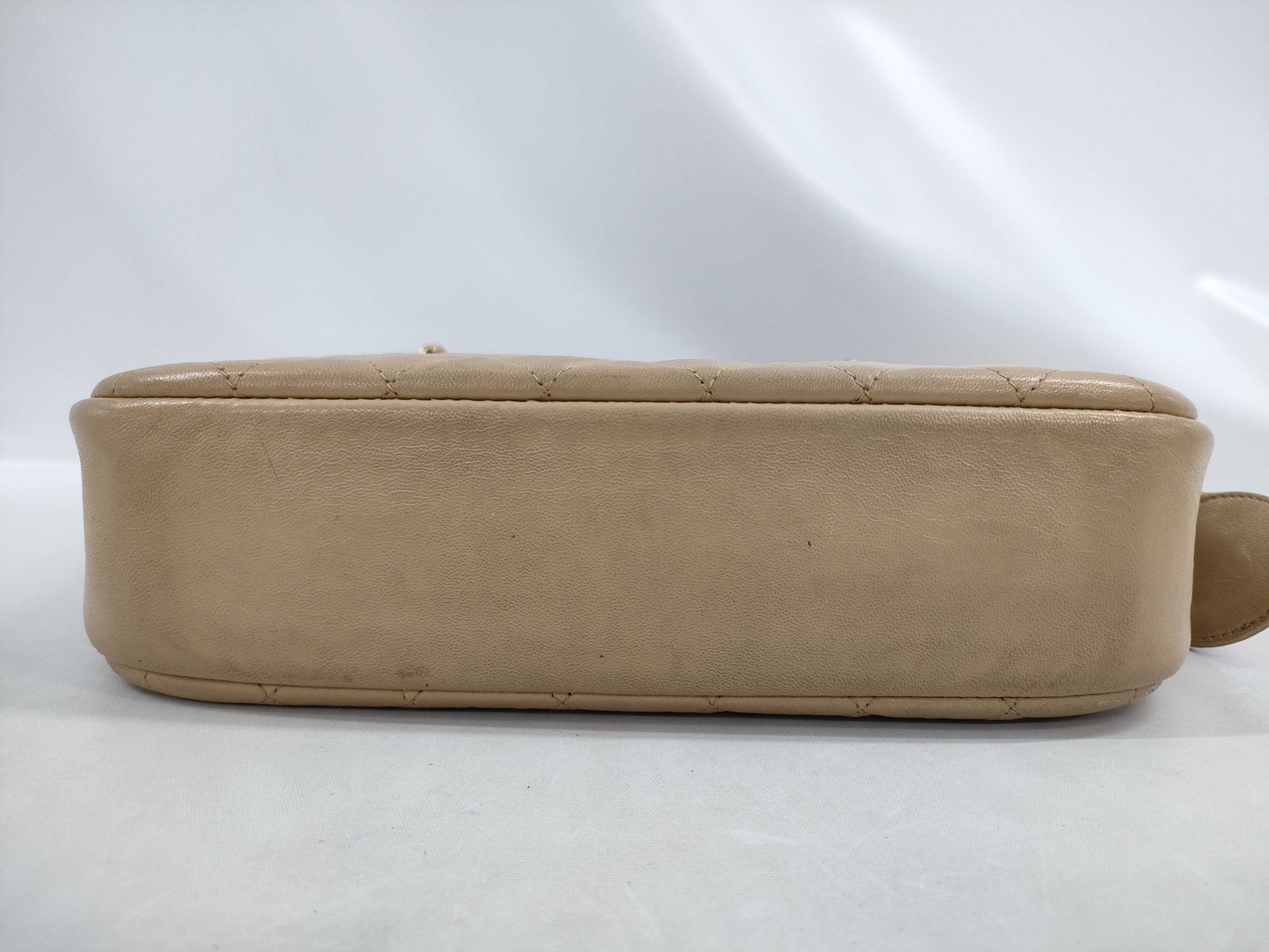 CHANEL CHANEL Matelasse Gold Hardware/Chain Shoulder Bag