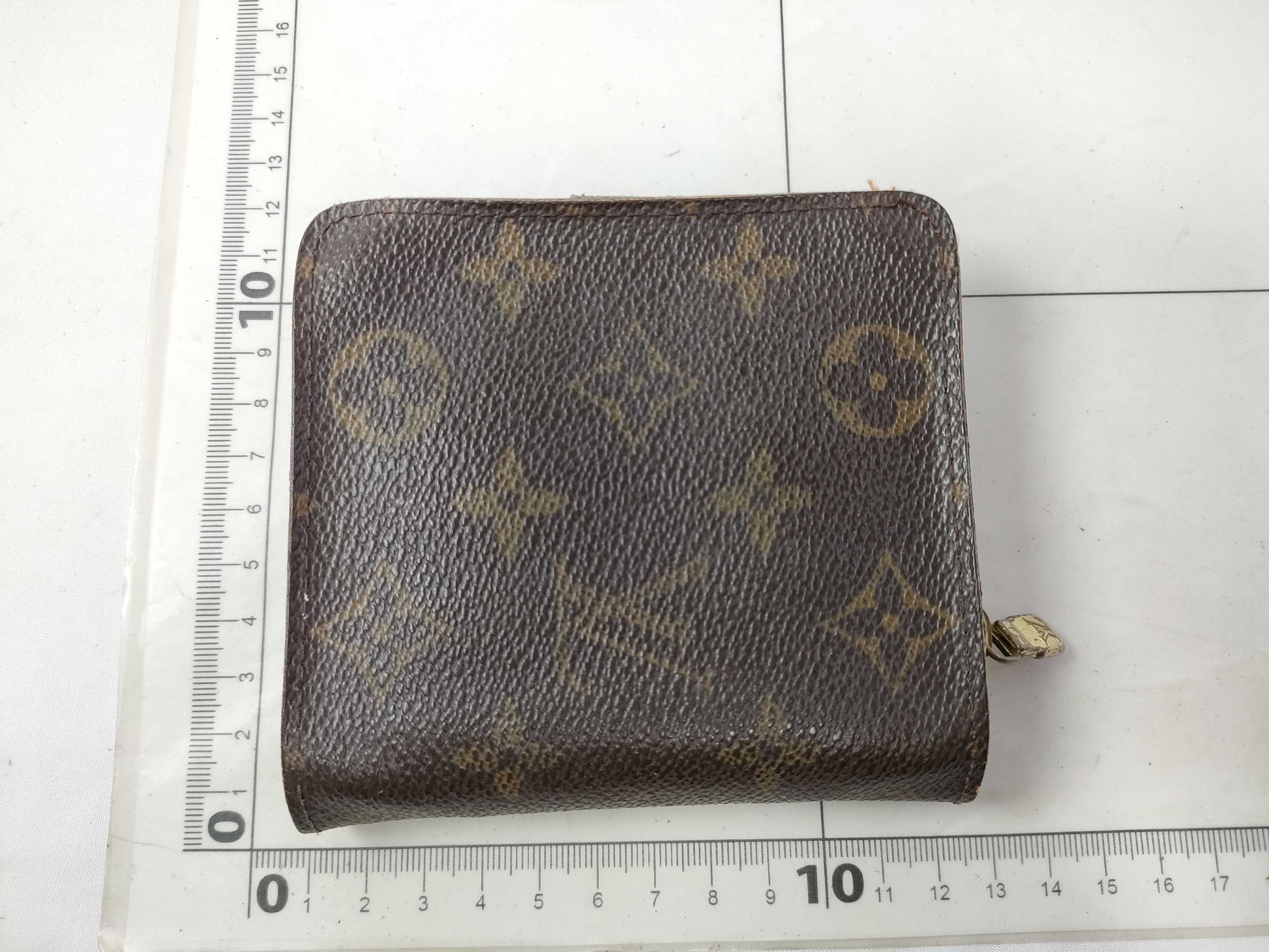 LOUIS VUITTON Monogram Louis Vuitton Monogram Wallet Set of 4 LOUIS VUITTON Wallets