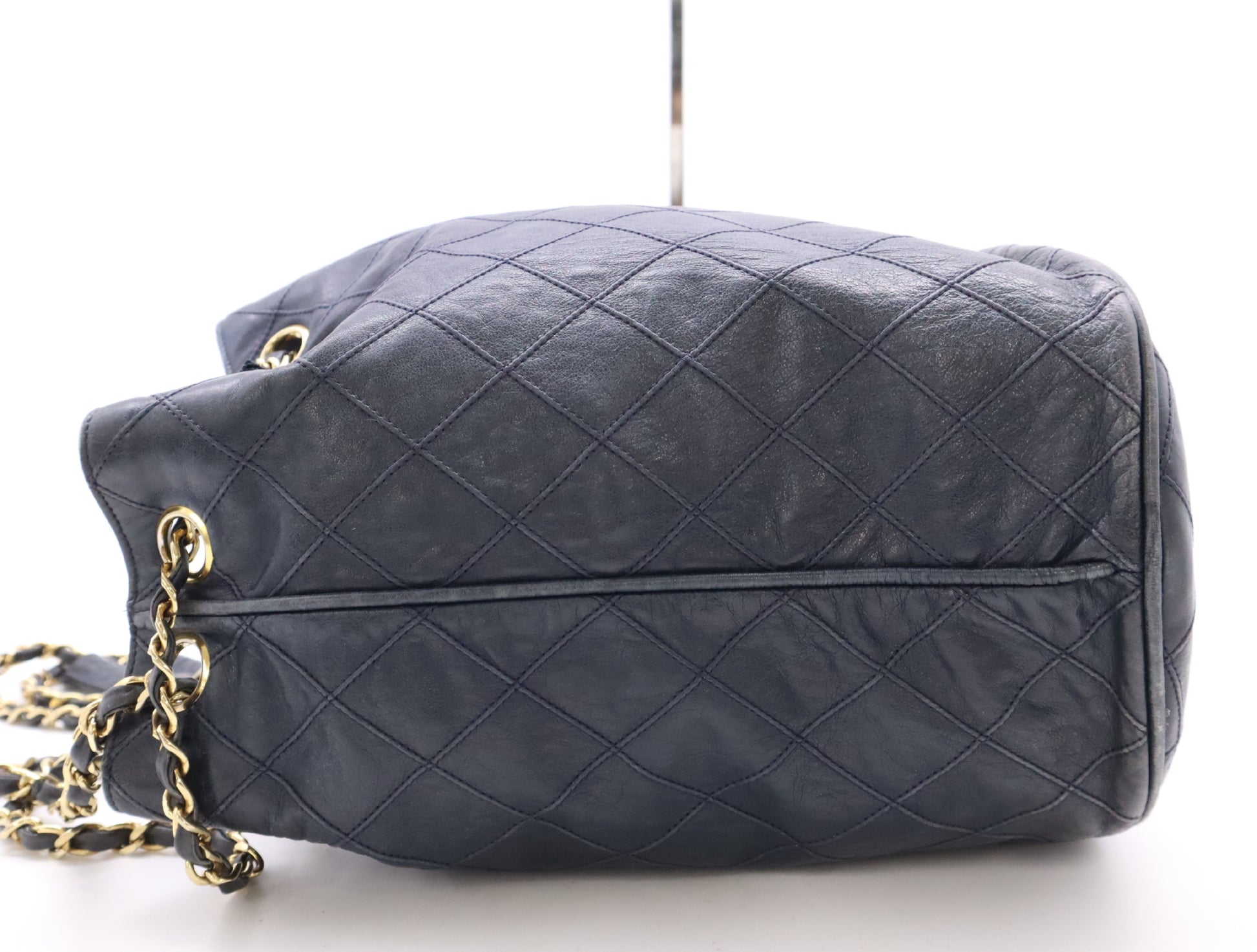 CHANEL Leather Bicolor Drawstring Chain Shoulder Bag in Navy with GD Hardware and Pouch Charm