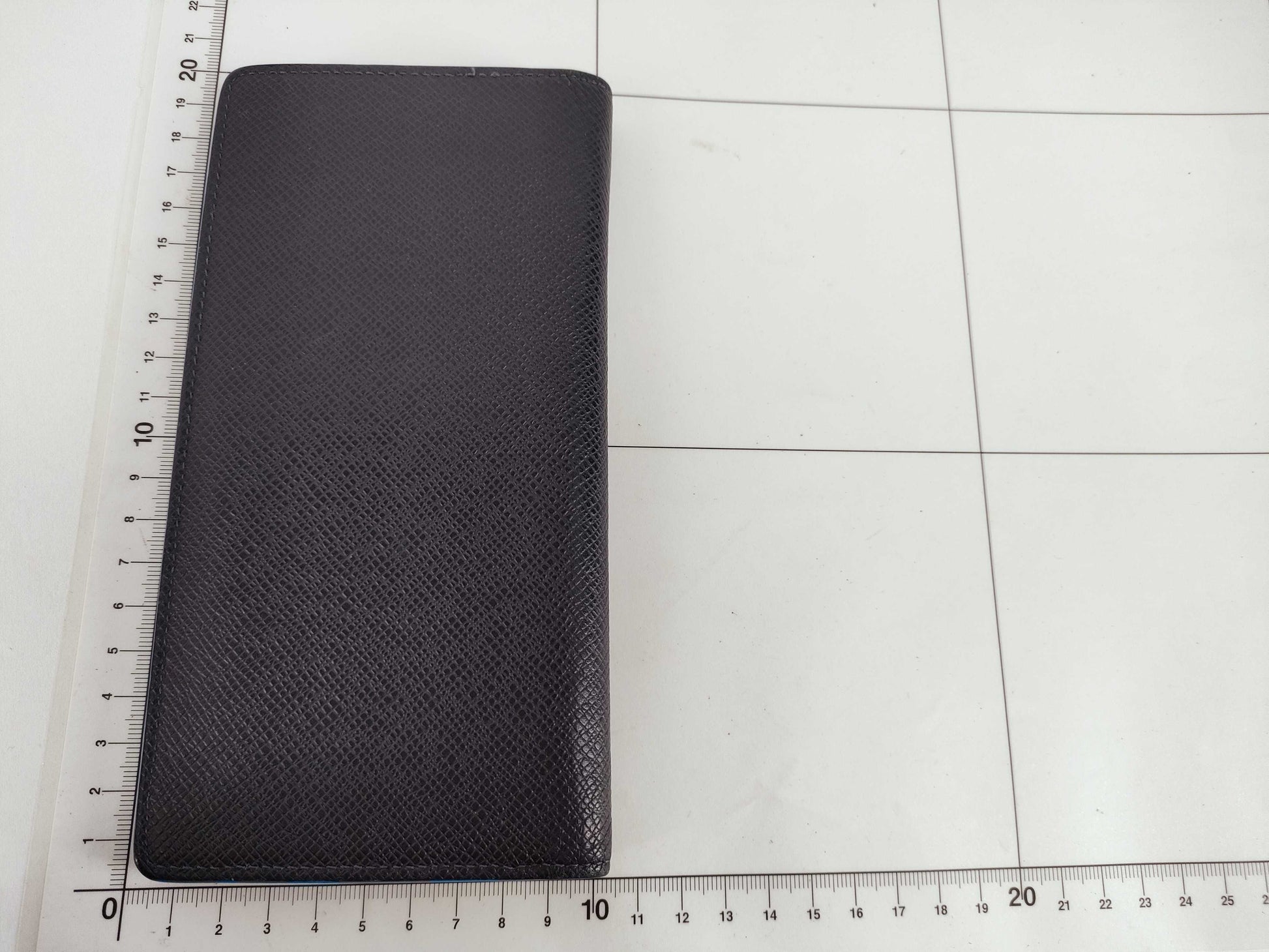 LOUIS VUITTON Taiga Louis Vuitton Taiga Brazza Wallet