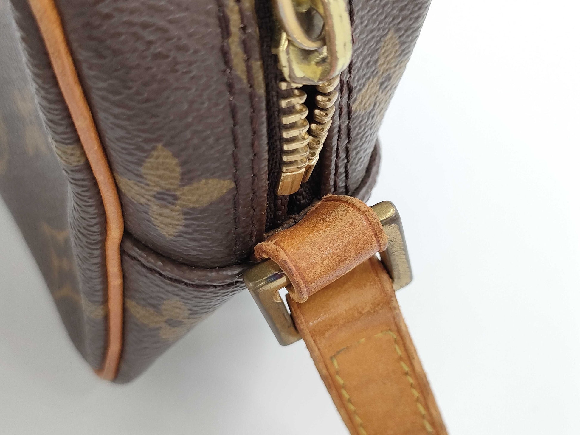 LOUIS VUITTON Monogram Pochette Cite Handbag 