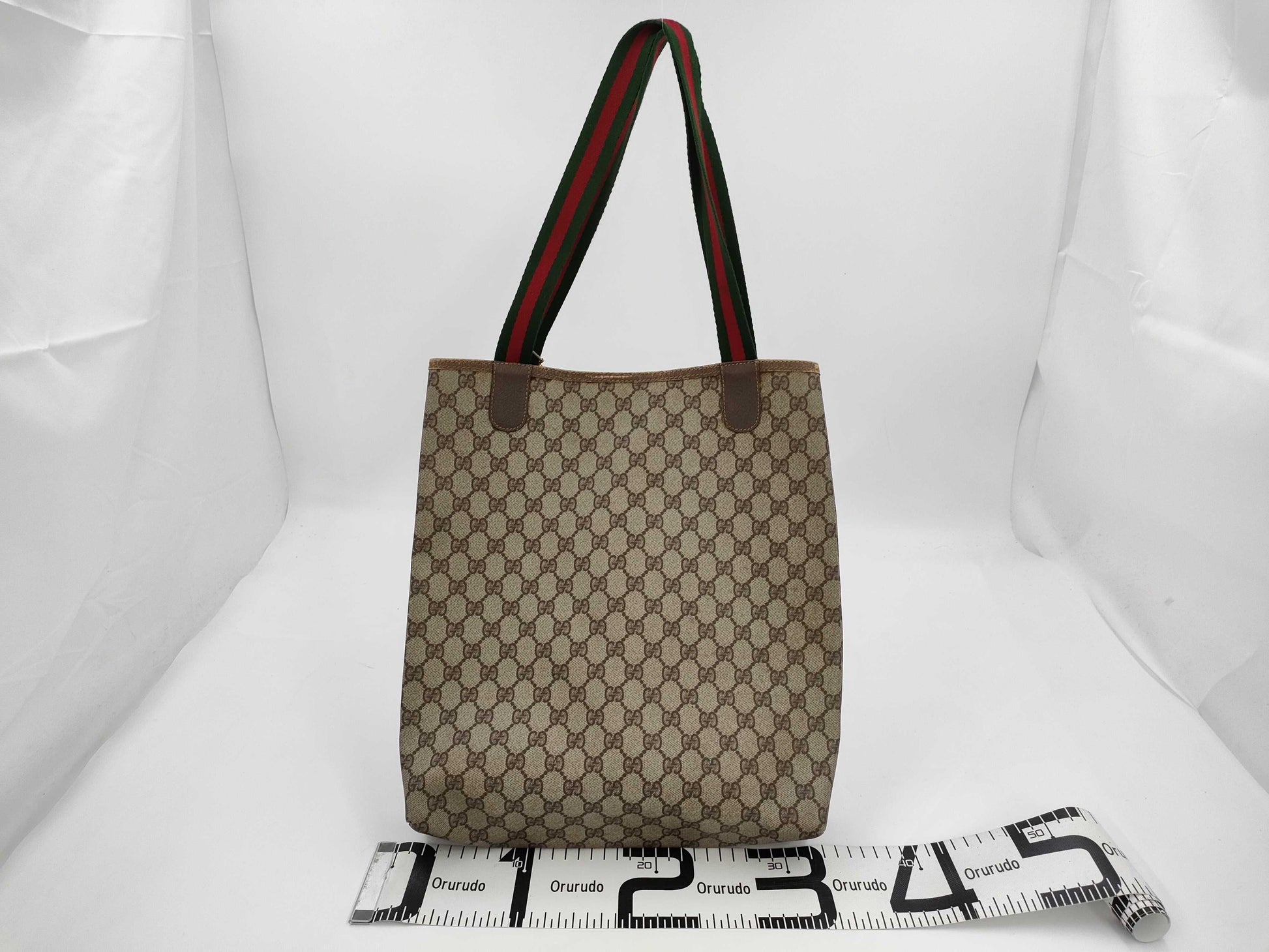 GUCCI GG Supreme Sherry Tote Bag