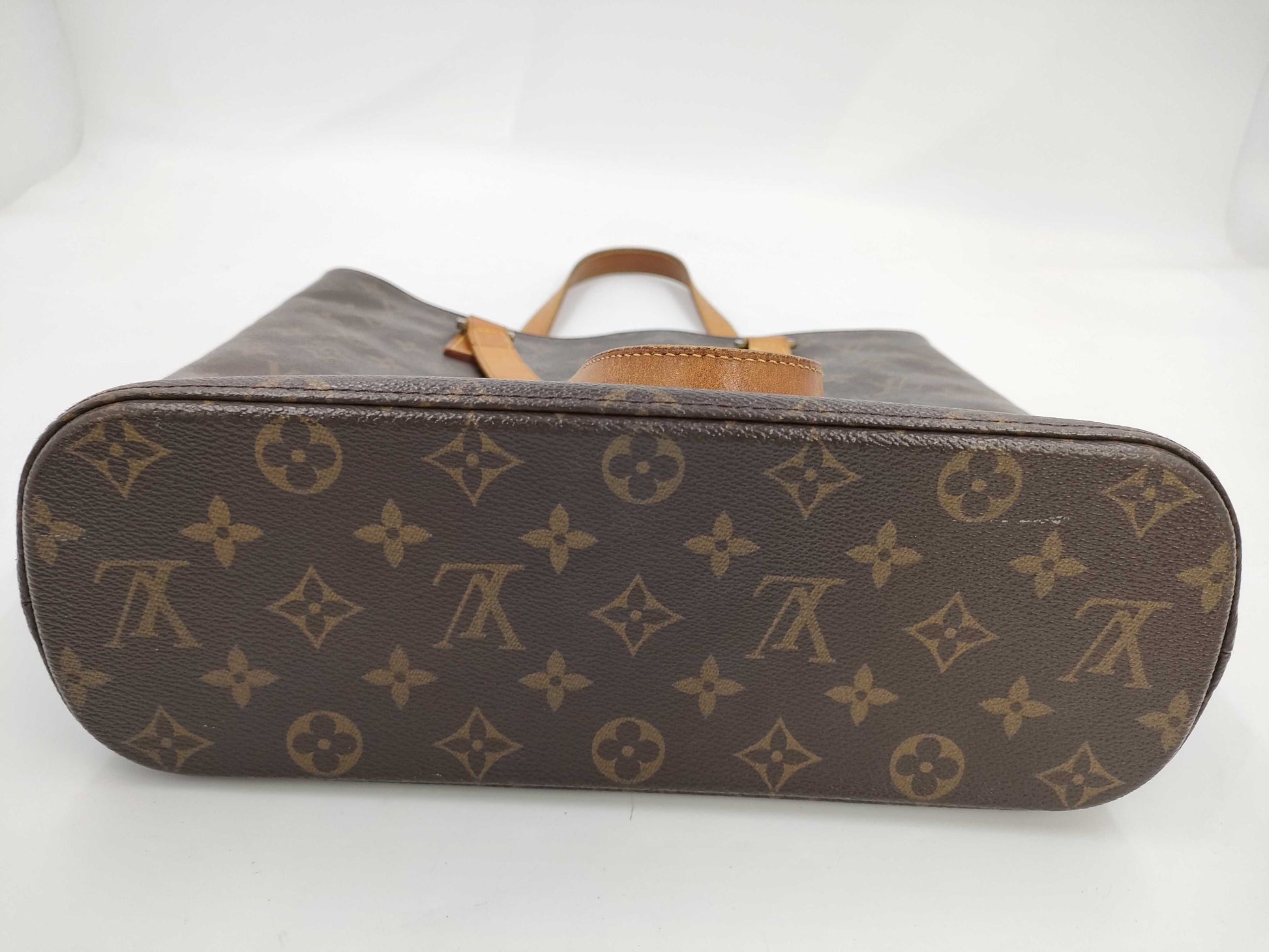 LOUIS VUITTON Monogram Vavin Tote Bag