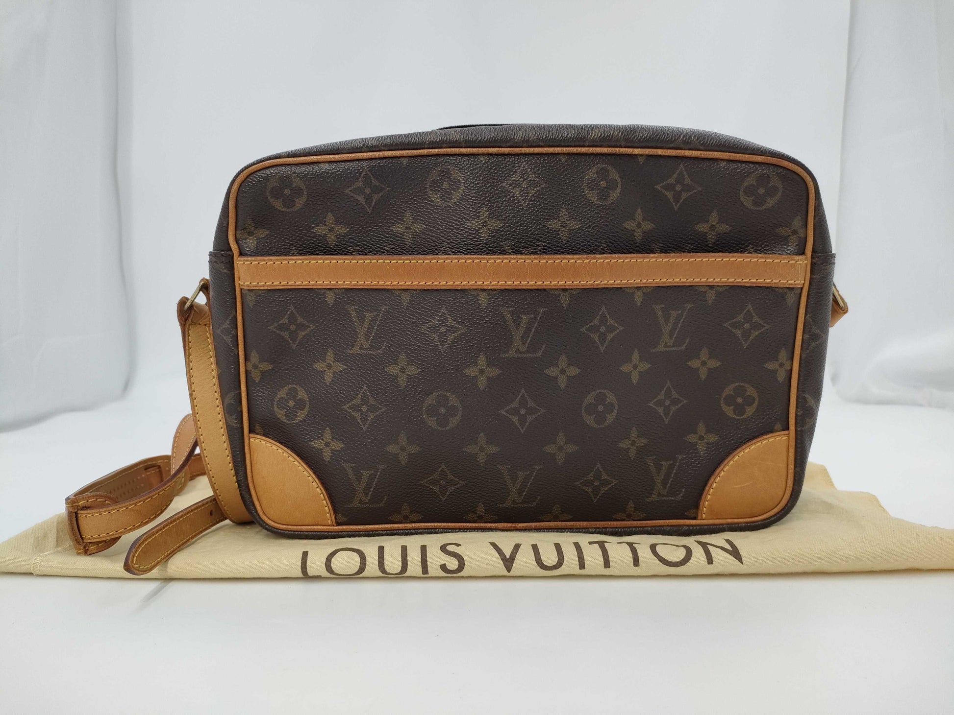 LOUIS VUITTON Monogram Trocadero Shoulder Bag