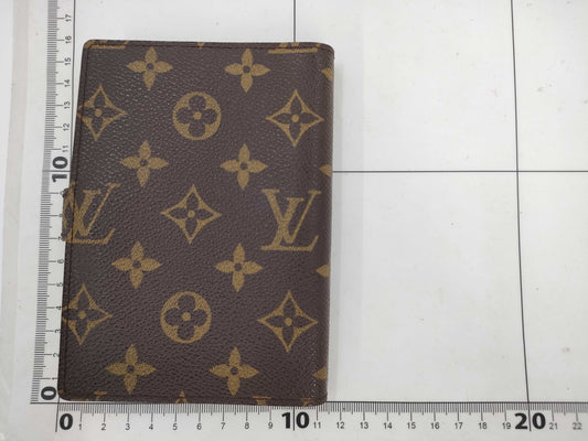 LOUIS VUITTON Monogram Agenda Wallet