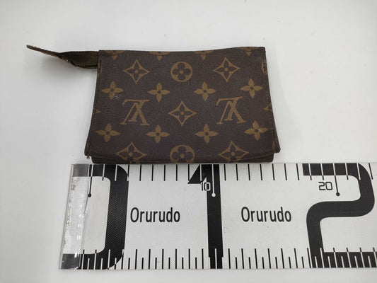 LOUIS VUITTON Monogram Pouch