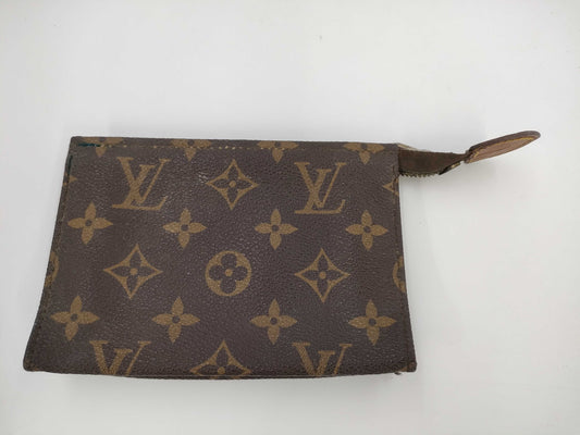 LOUIS VUITTON Monogram Pouch