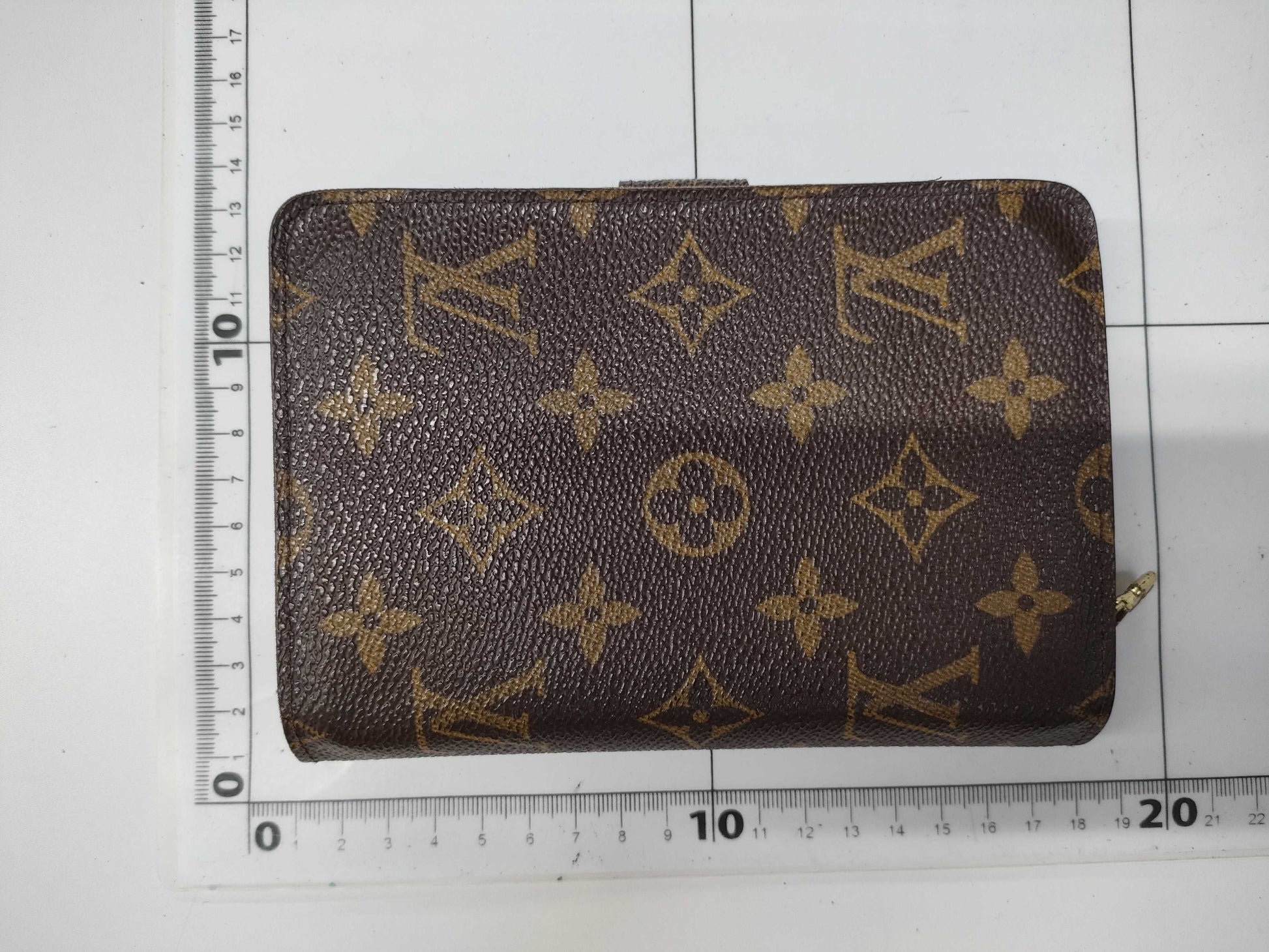 LOUIS VUITTON Monogram Porte Papier Zip Bifold Monogram Wallet
