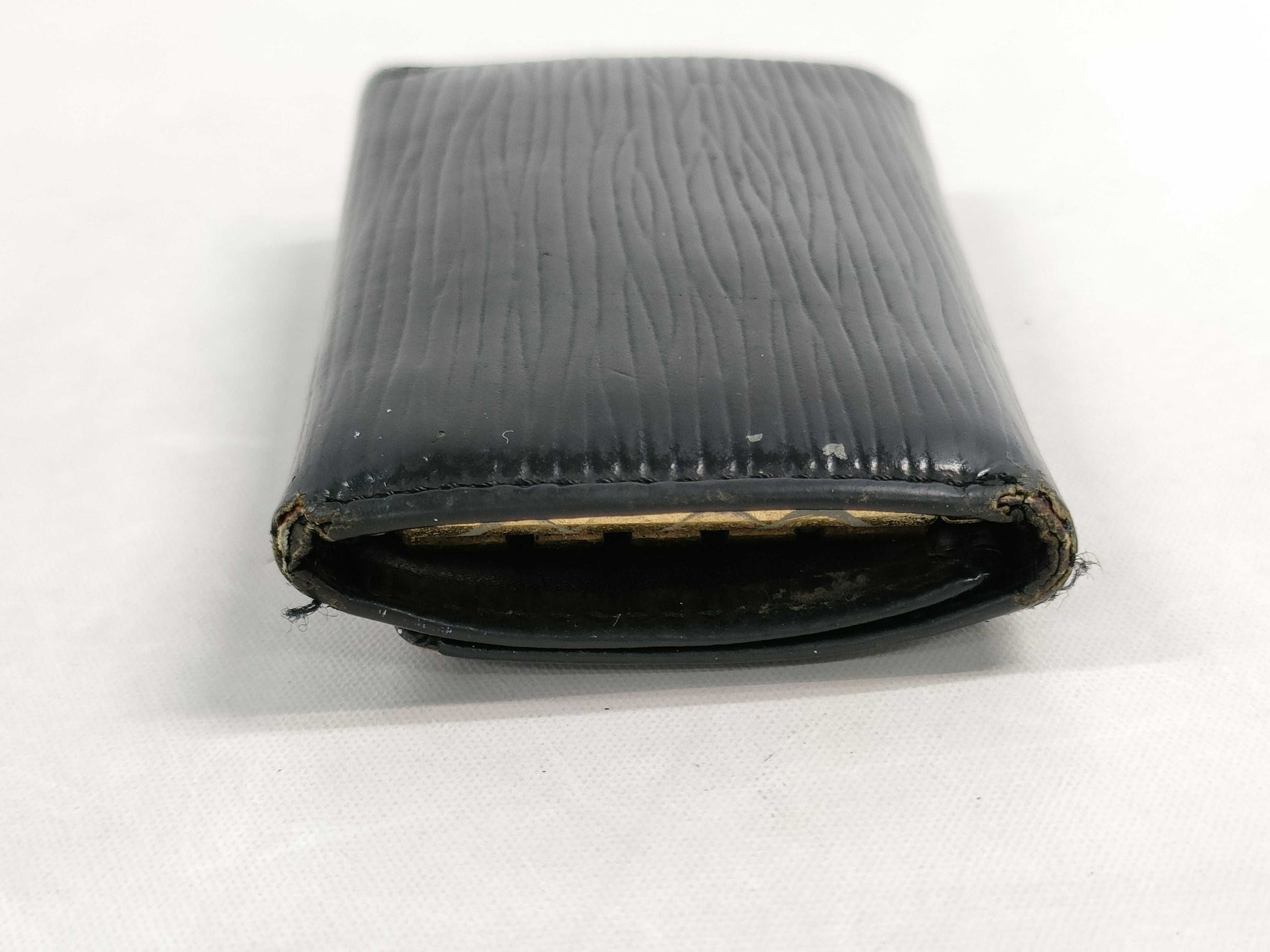 LOUIS VUITTON Epi Multicle Black 4-Ring Key Case/Key Holder