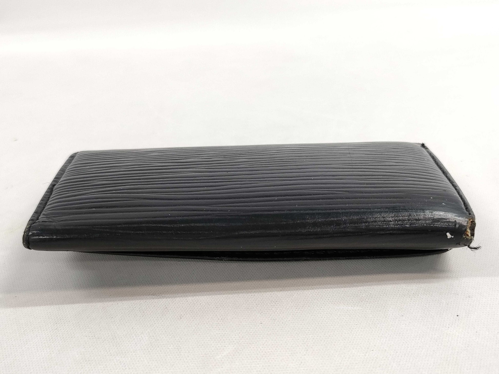 LOUIS VUITTON Epi Multicle Black 4-Ring Key Case/Key Holder