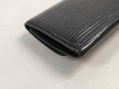 LOUIS VUITTON Epi Multicle Black 4-Ring Key Case/Key Holder
