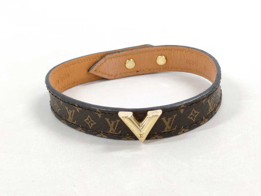 LOUIS VUITTON Monogram Essential V Leather Bracelet M6042
