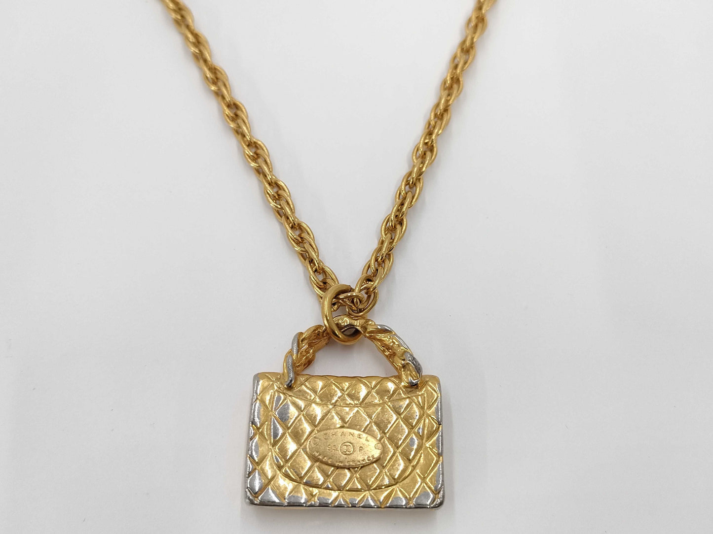 CHANEL Matelasse Bag Motif Necklace