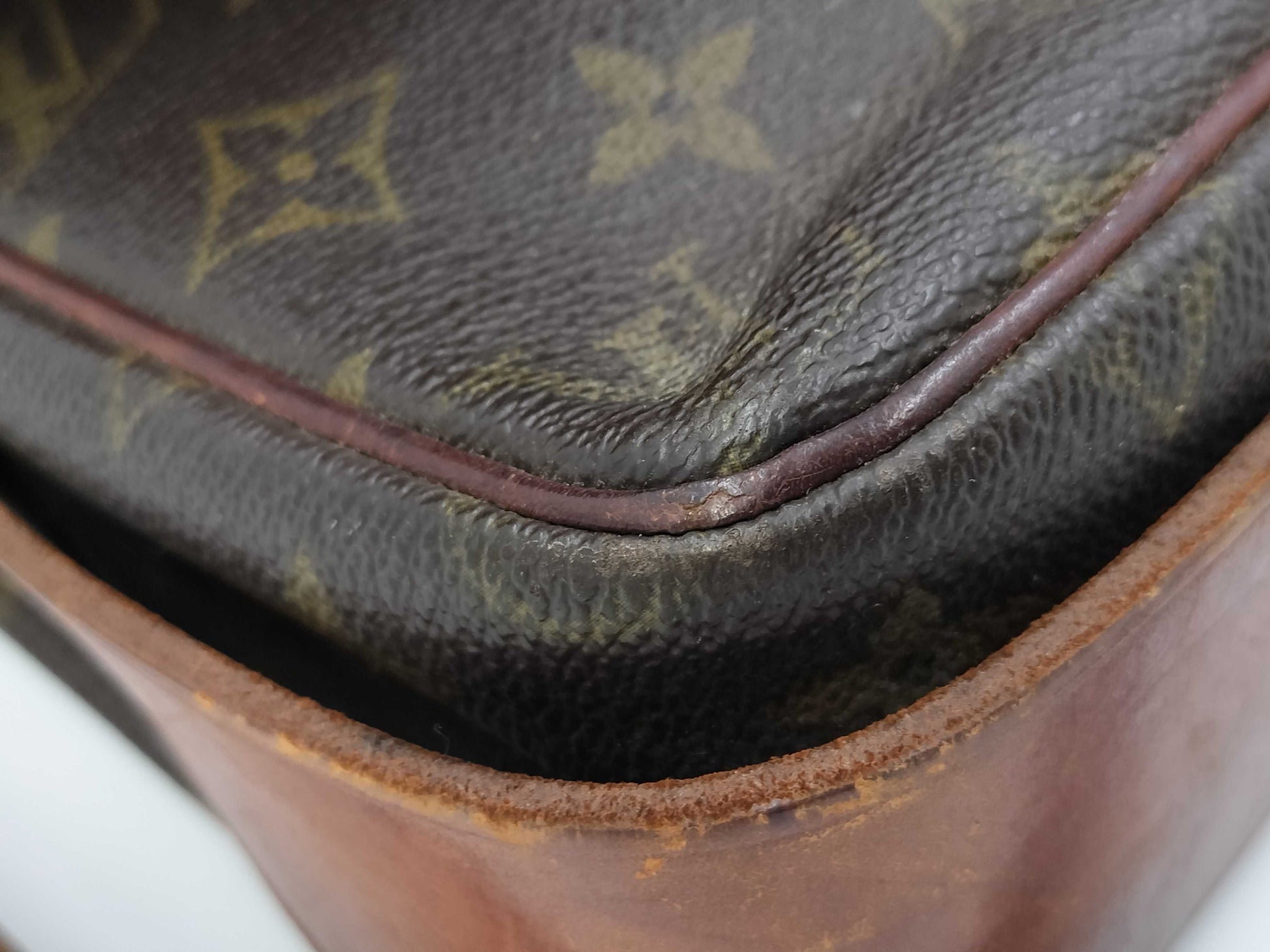 LOUIS VUITTON Monogram Cartouchiere GM M51252 Shoulder Bag