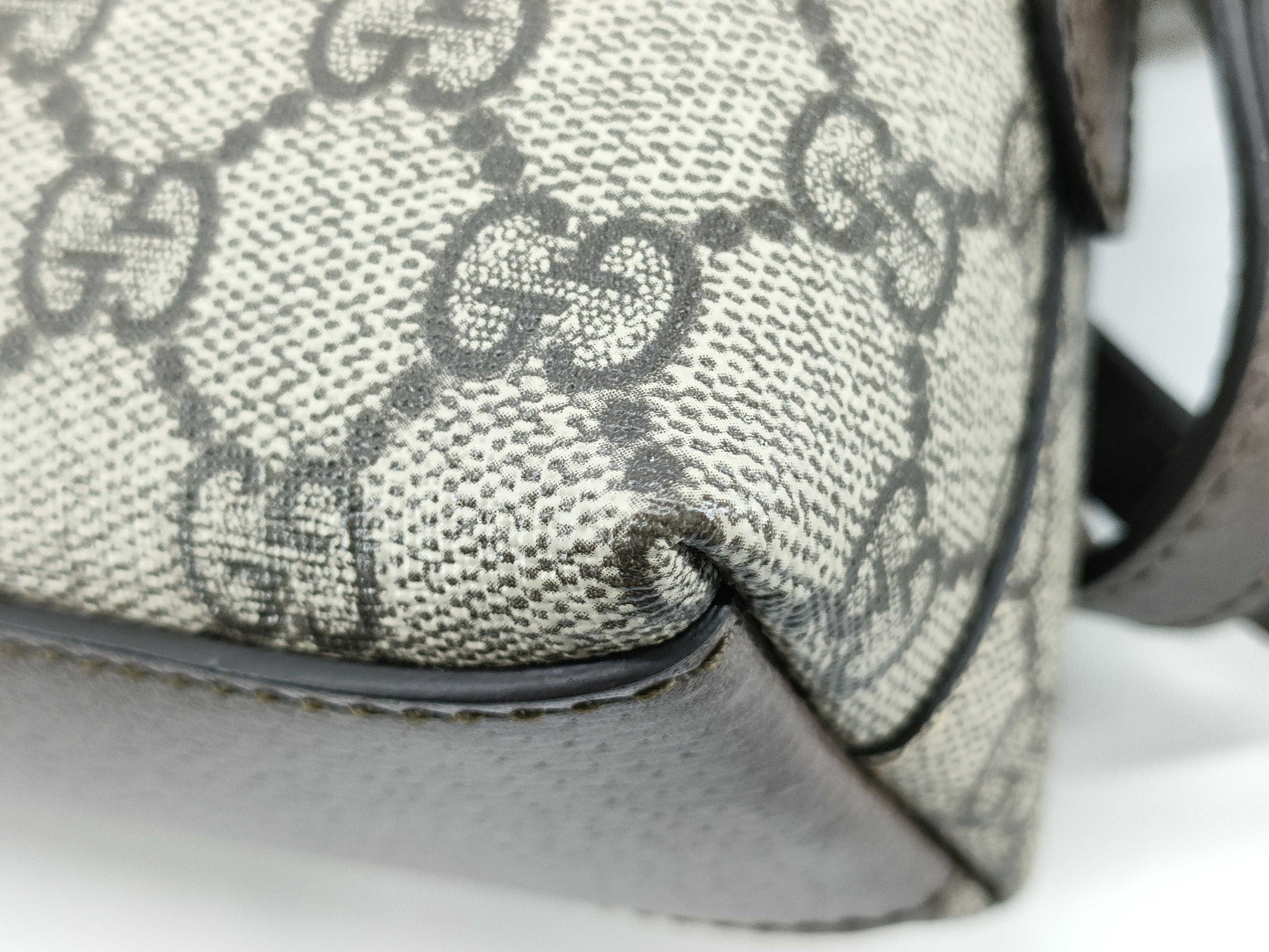 GUCCI GG Supreme Shoulder Bag 4996621