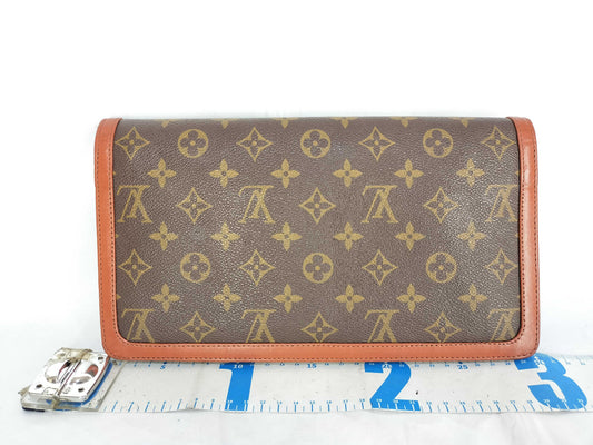 LOUIS VUITTON LOUIS VUITTON Monogram Louis Vuitton Monogram Pochette Dame Second Bag