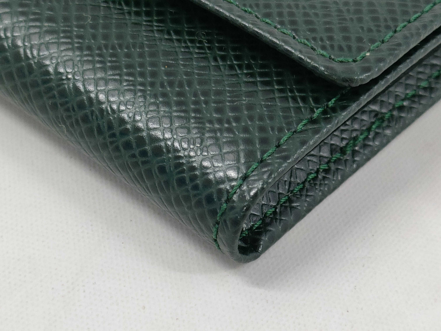 LOUIS VUITTON Taiga Multicle 4 MI1924 Key Case/Key Holder