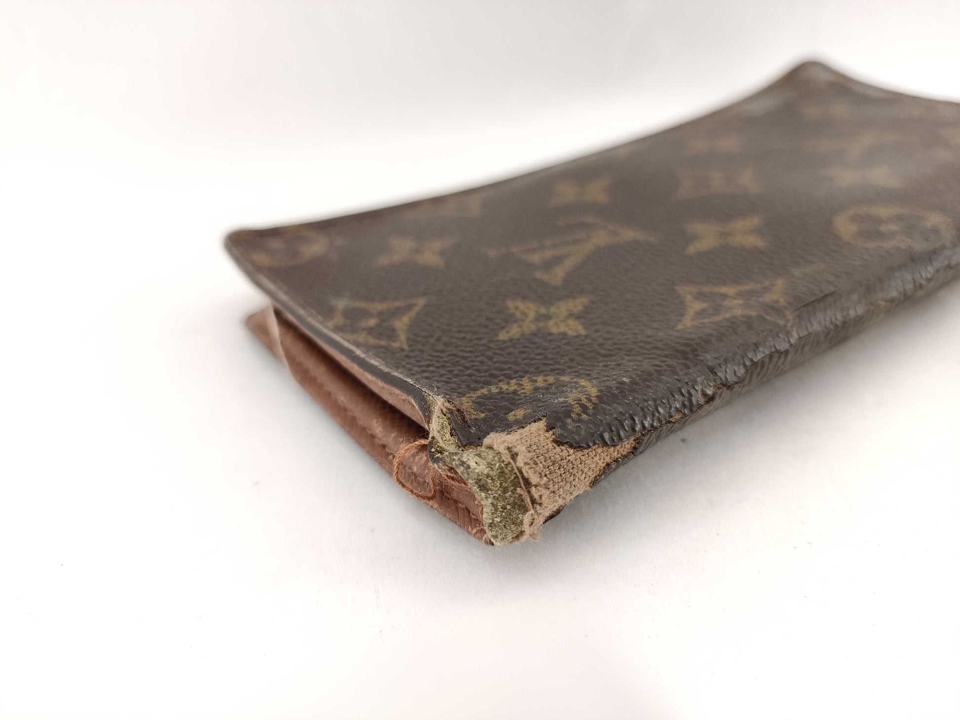 LOUIS VUITTON Monogram Louis Vuitton Billfold