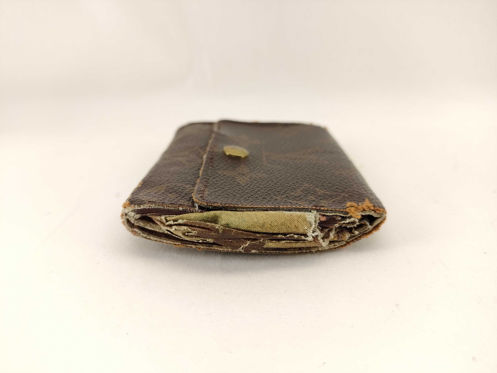 LOUIS VUITTON Monogram Coin Case
