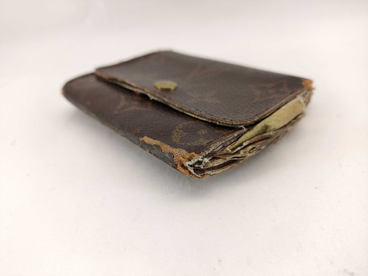 LOUIS VUITTON Monogram Coin Case