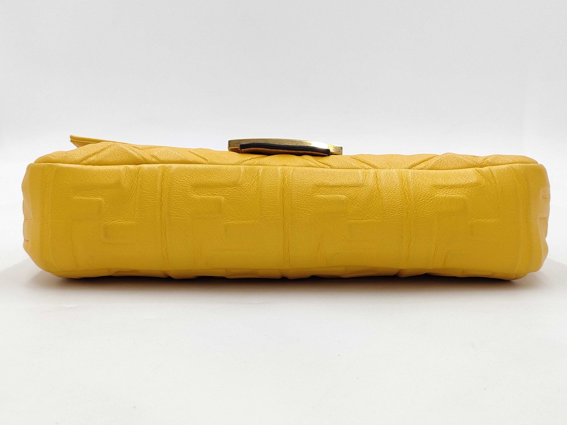 FENDI Baguette Leather Handbag with Yellow Gold Hardware