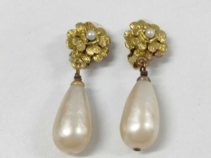 CHANEL 94A Chanel Earrings Pearl Camellia Earrings