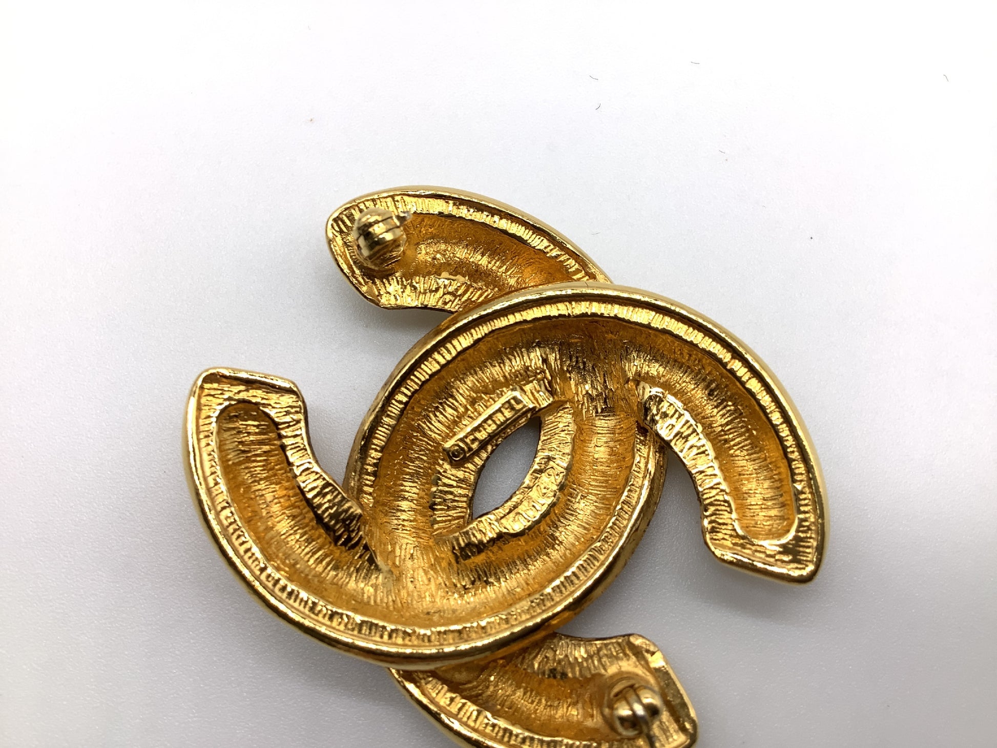 CHANEL Coco Mark Matelasse Brooch 1142 Gold Engraved Brooch