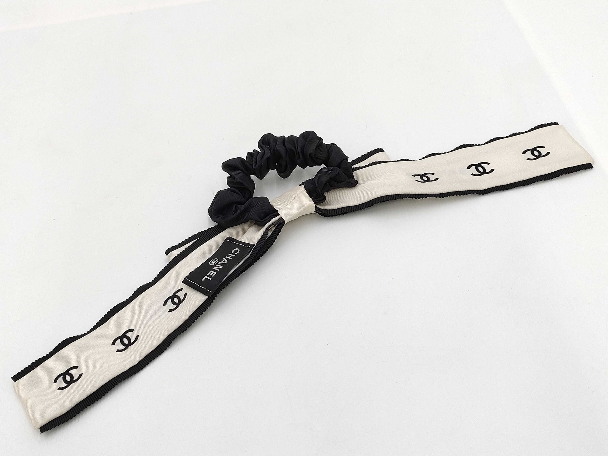 CHANEL CHANEL Scrunchie Hair Accessory Ribbon Logo Coco Mark White x Black Other Accessories