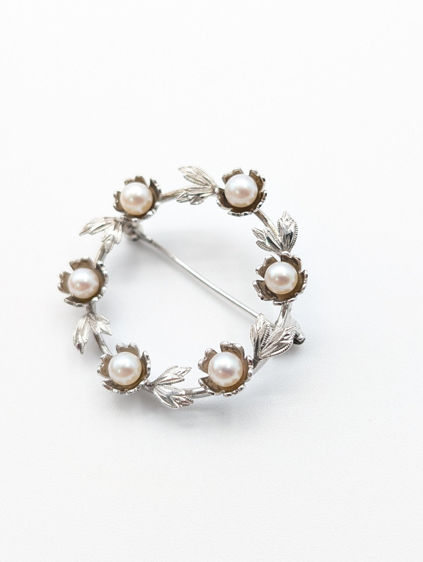 MIKIMOTO Wreath Motif Brooch with Pearl Diameter Approx. 4.0mm-4.2mm, Sterling Silver, 4.6g 