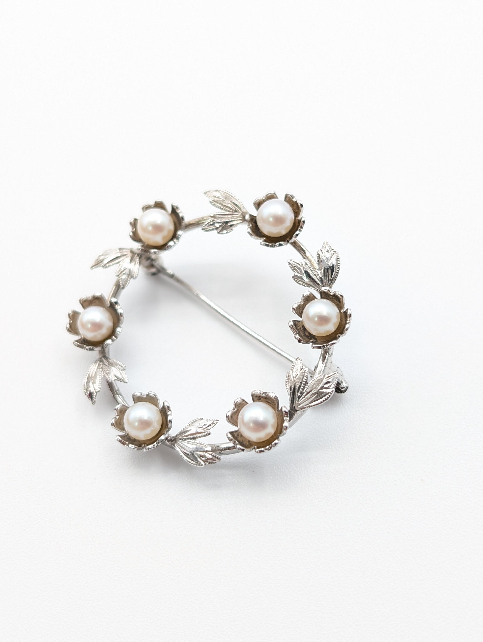 MIKIMOTO Wreath Motif Brooch with Pearl Diameter Approx. 4.0mm-4.2mm, Sterling Silver, 4.6g 