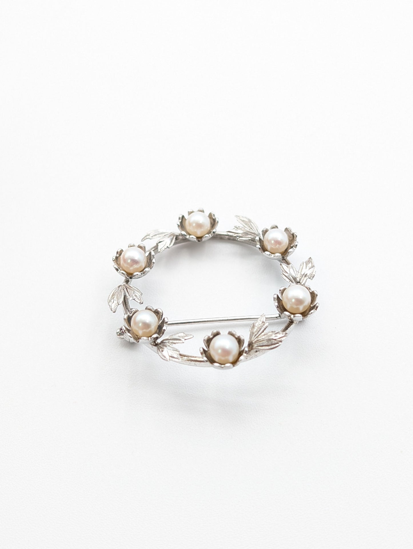 MIKIMOTO Wreath Motif Brooch with Pearl Diameter Approx. 4.0mm-4.2mm, Sterling Silver, 4.6g 