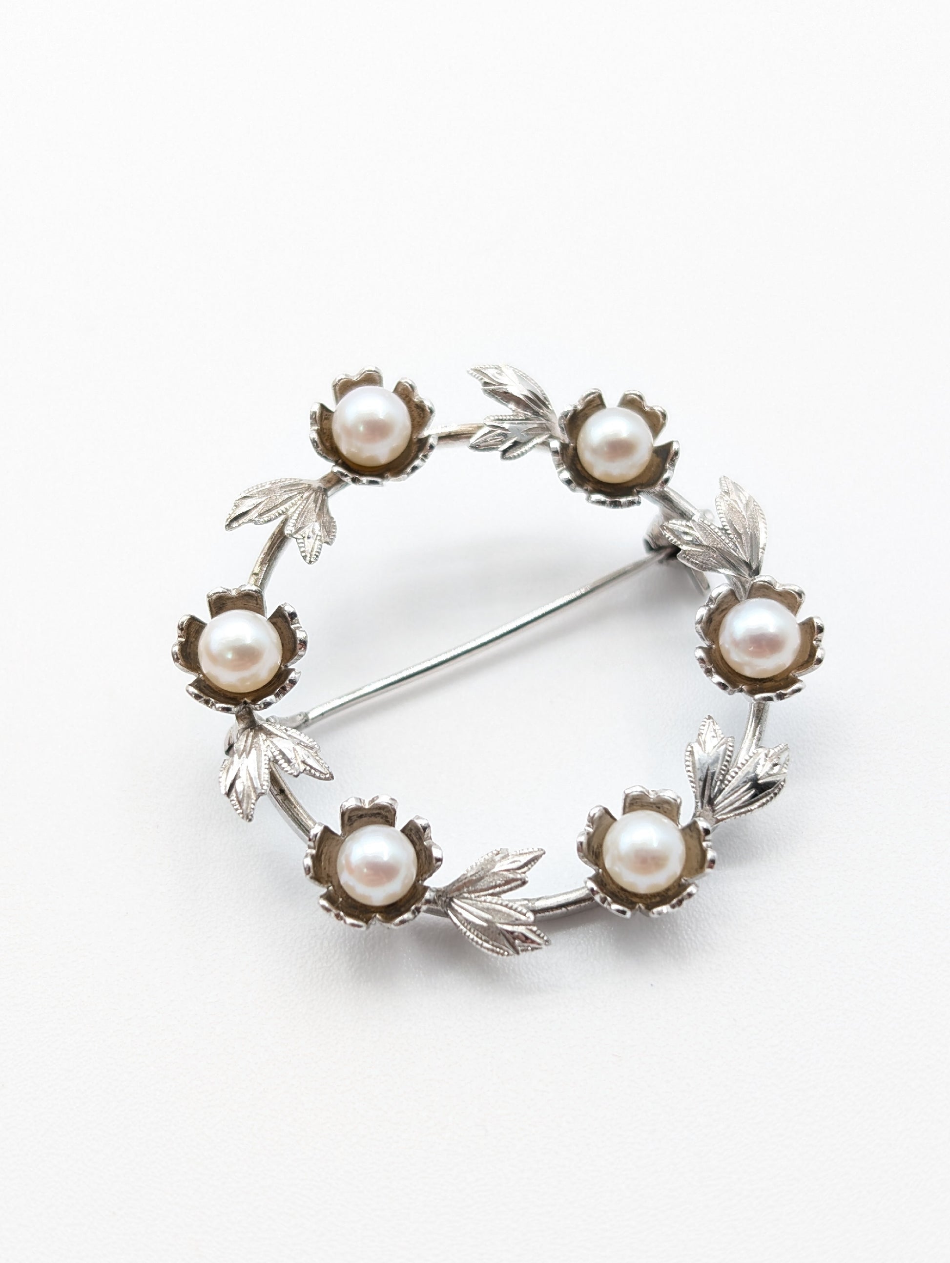 MIKIMOTO Wreath Motif Brooch with Pearl Diameter Approx. 4.0mm-4.2mm, Sterling Silver, 4.6g 