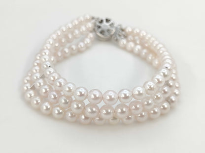 3-strand pearl bracelet, approximately 5.0-5.4mm diameter, 25.5g, made of sterling silver.
