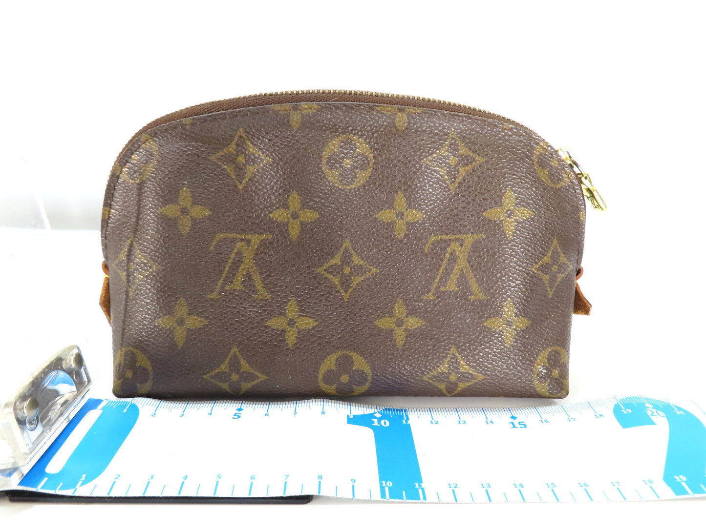 LOUIS VUITTON Monogram Louis Vuitton Monogram Pouch Pouch