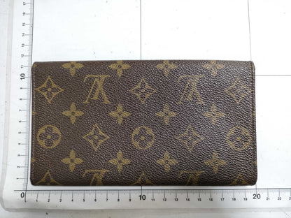 LOUIS VUITTON Monogram LV Wallet Monogram Wallet