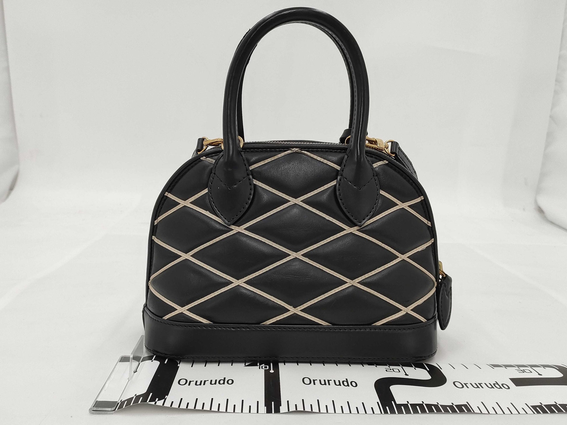 LOUIS VUITTON Louis Vuitton Alma Handbag