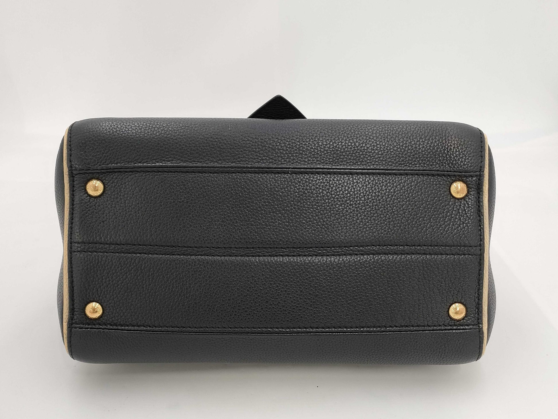 LOUIS VUITTON Louis Vuitton double v handbag