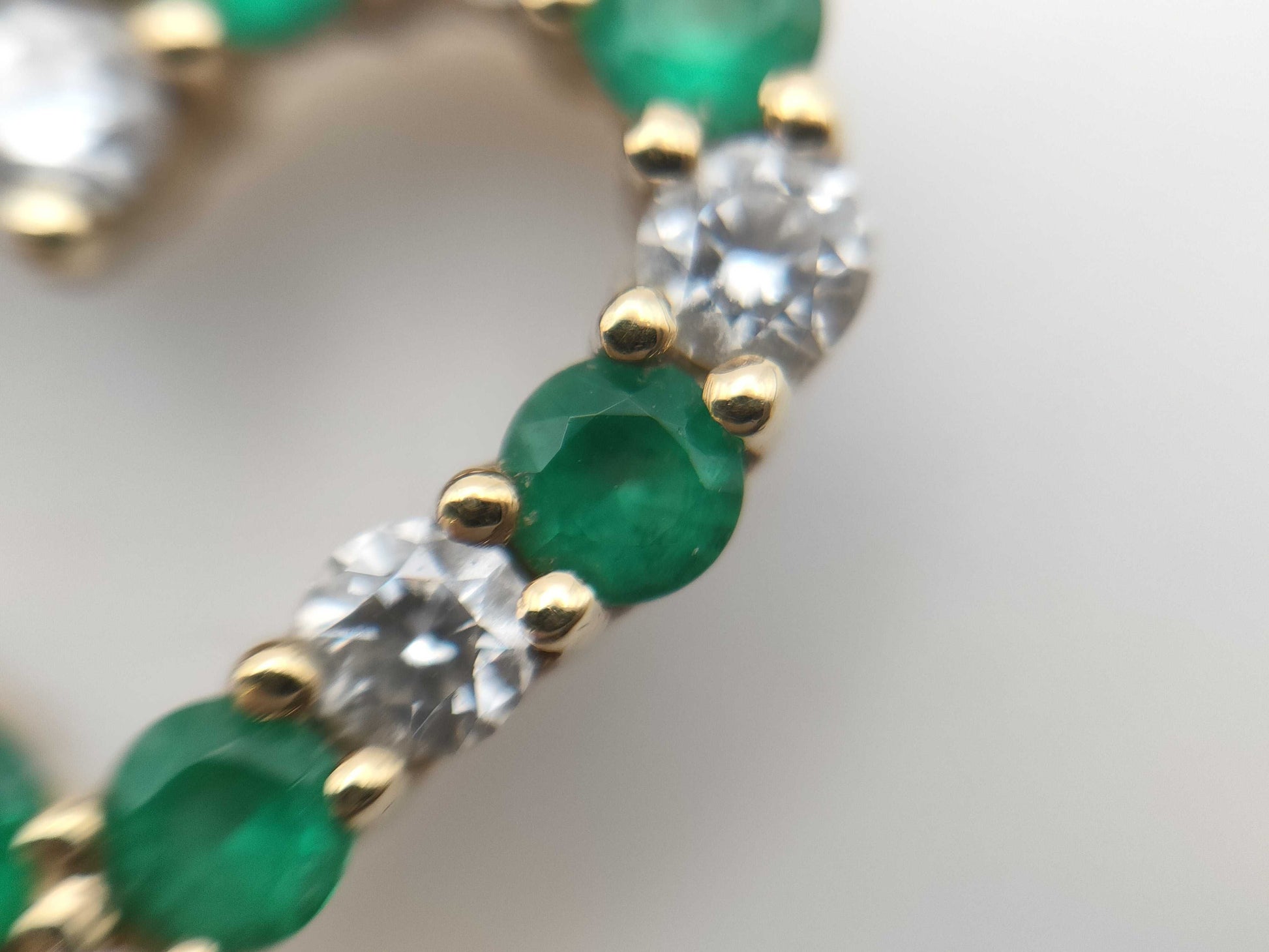 Tiffany & Co. Sentimental Heart Emerald and Diamond Necklace in Yellow Gold 750, 3.4g 