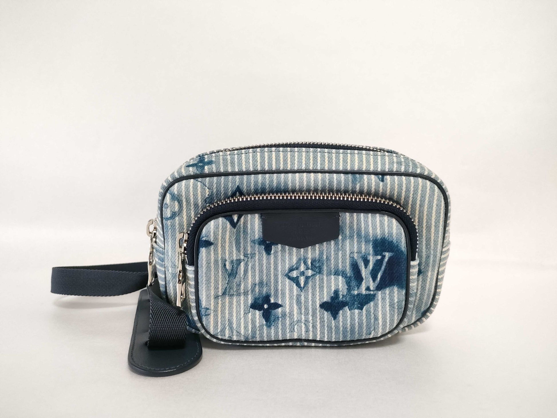 LOUIS VUITTON Watercolor Outdoor Pochette Shoulder Bag