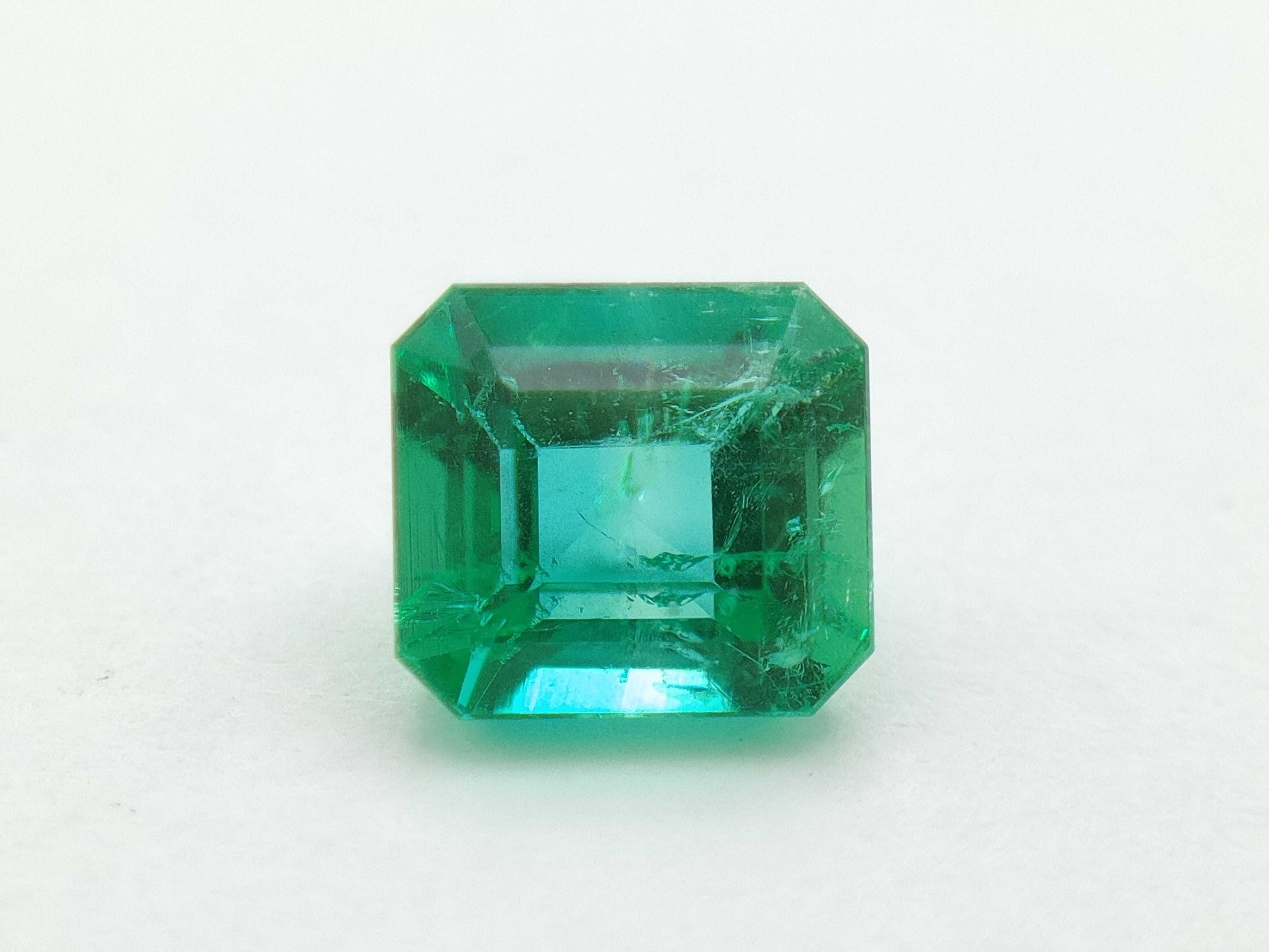 E0.558ct Colored Stone Loose