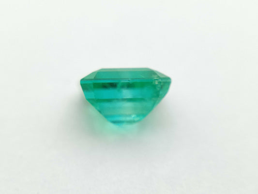 E0.558ct Colored Stone Loose