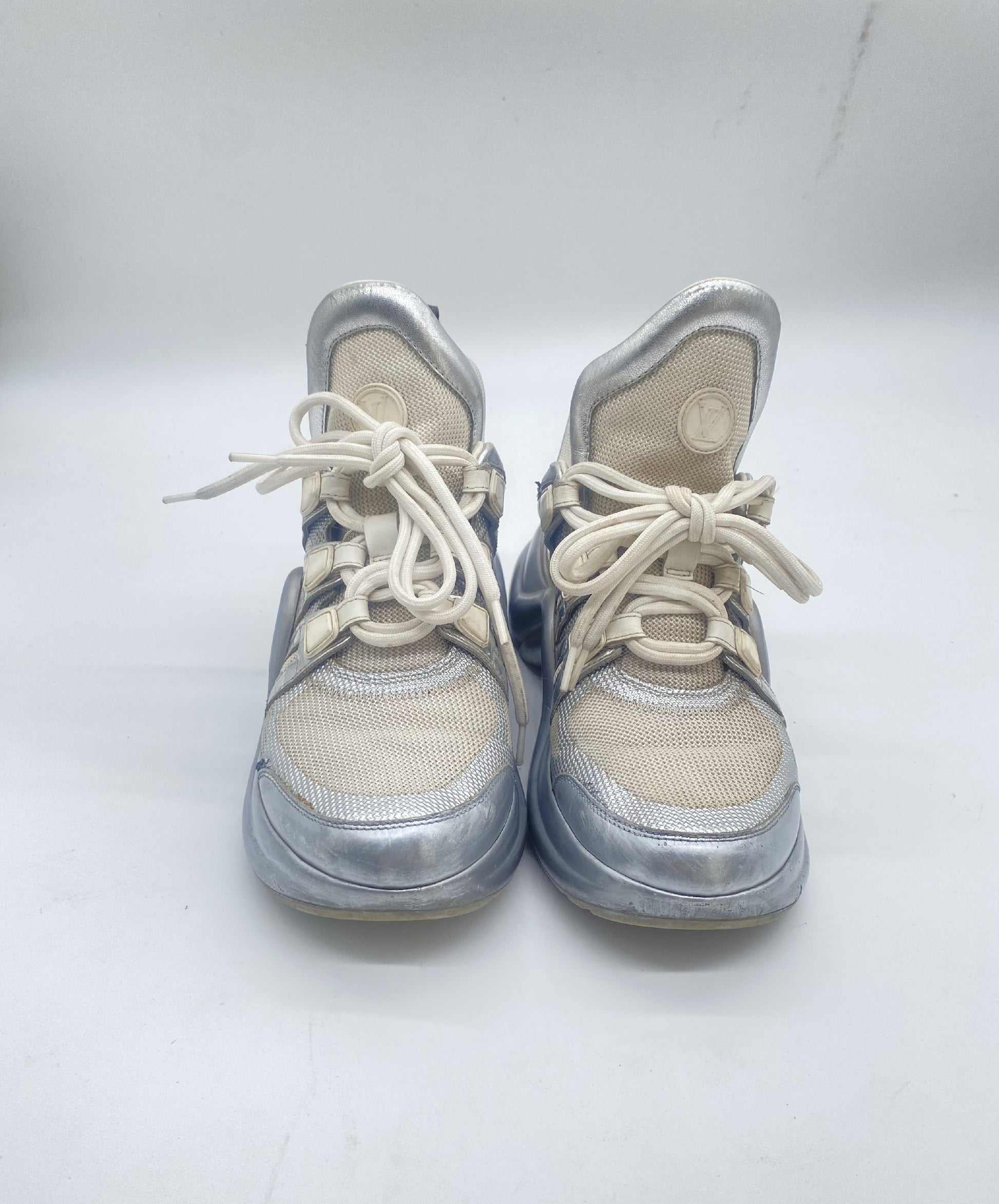 LOUIS VUITTON GO1108 size 37 sneakers