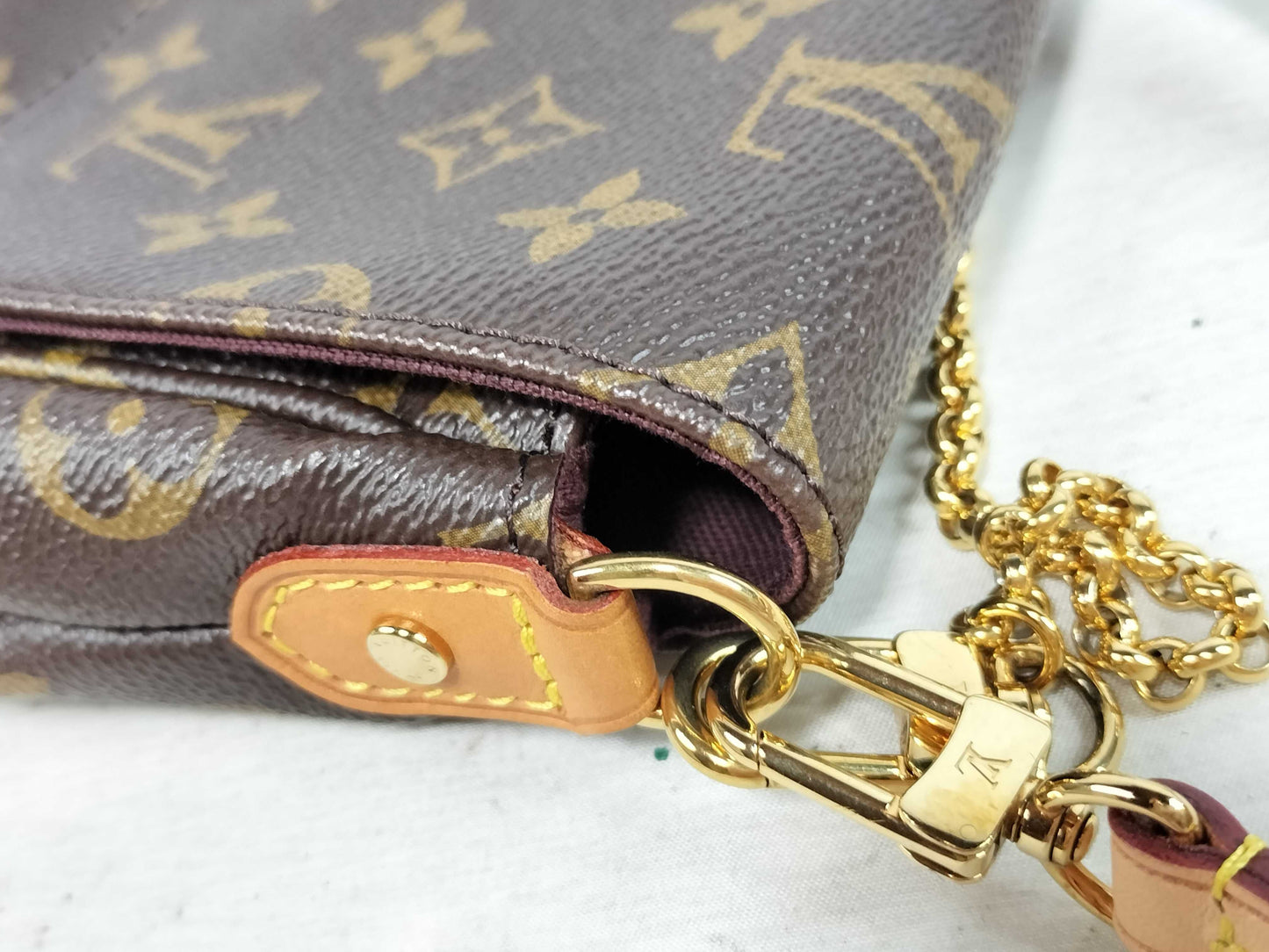 LOUIS VUITTON Monogram Louis Vuitton Favorite Monogram Shoulder Bag