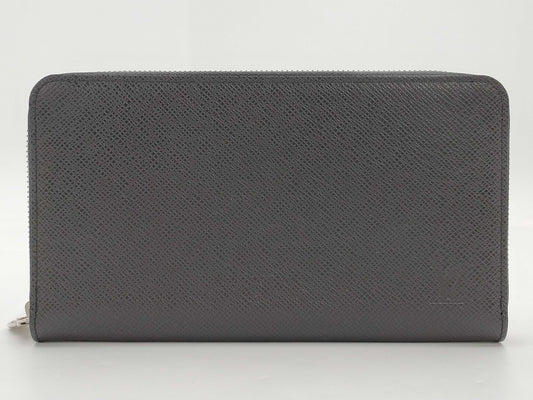LOUIS VUITTON Taiga Zippy Organizer Wallet